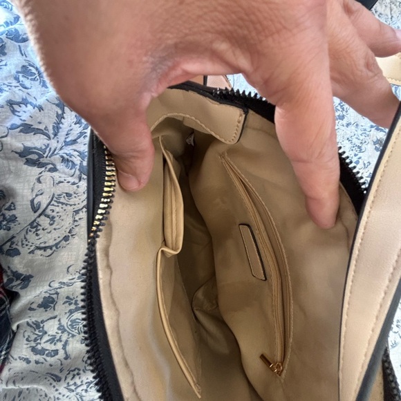 Elegant Cream Floral Women's Bag - Picture 4 of 5